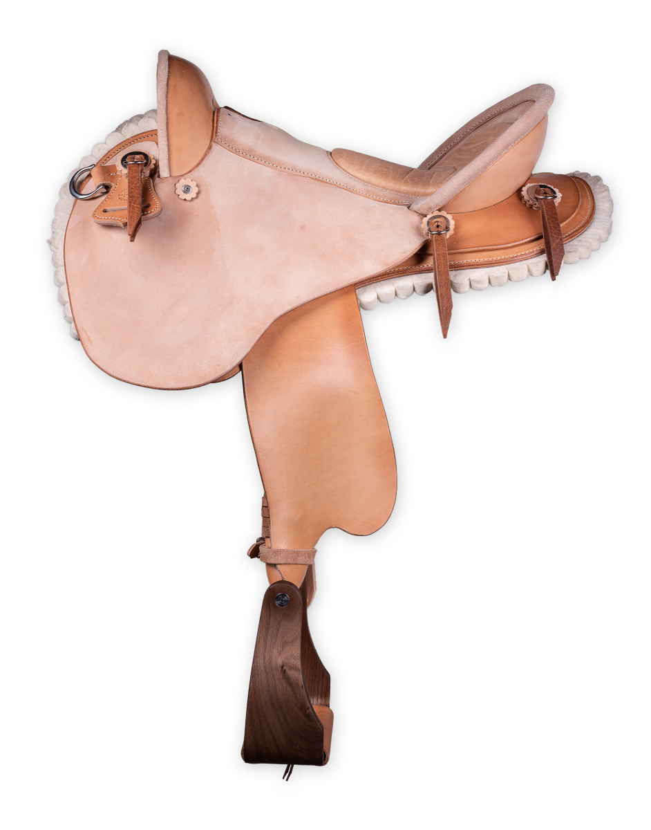 hornloser sattel endurance saddle custom made by horse gear innovations 1